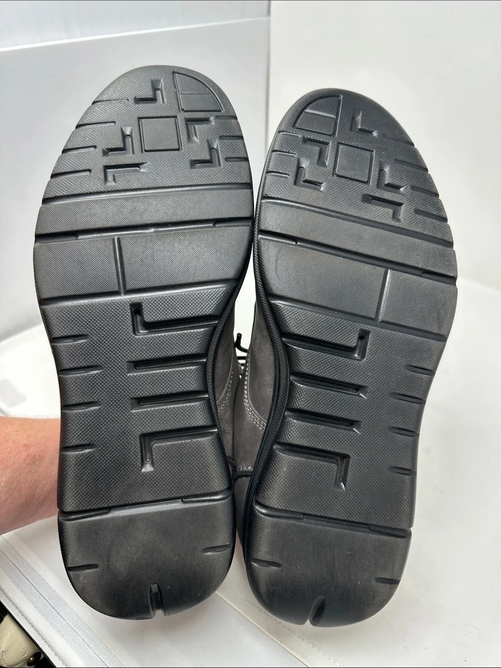 Kenneth Cole Reaction preowned these